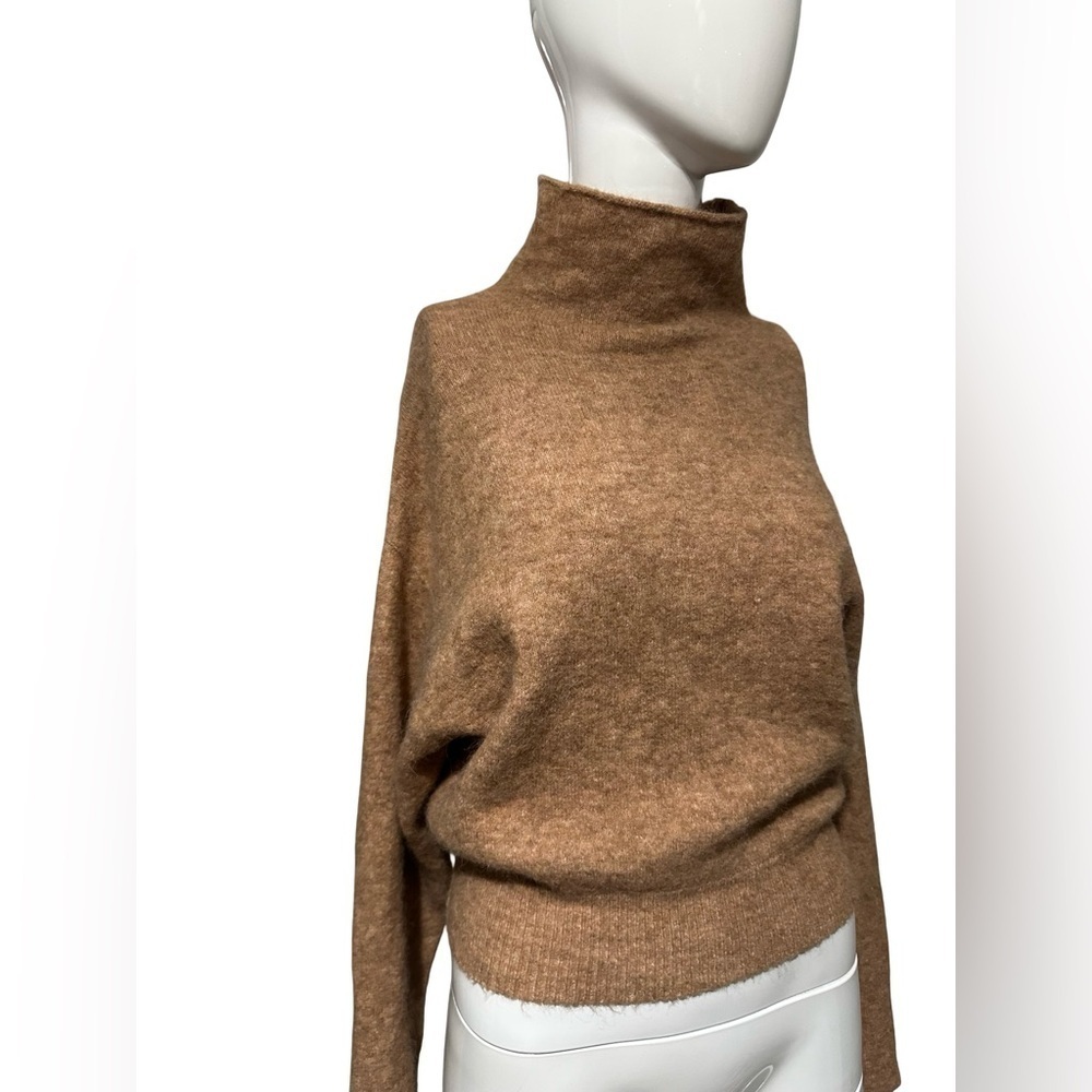 Wilfred Lorin Sweater - Picture 3 of 9